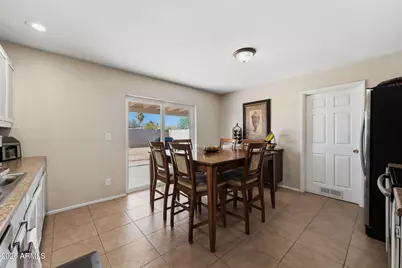 540 E Garnet Avenue, Mesa, AZ 85204 - Photo 5
