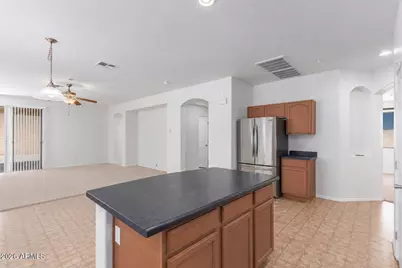 12096 W Eagle Ridge Lane, Peoria, AZ 85383 - Photo 9