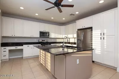 18469 W Sunnyslope Lane, Waddell, AZ 85355 - Photo 7