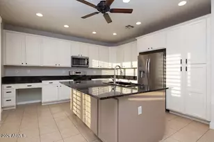 18469 W Sunnyslope Ln, Waddell, AZ 85355 - Photo 7