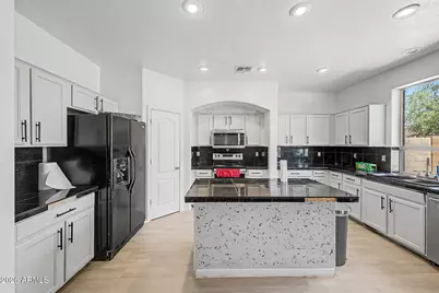 9204 W Riverside Avenue, Tolleson, AZ 85353 - Photo 15