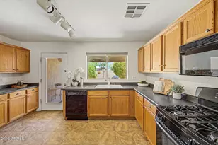 15320 W Lundberg St, Surprise, AZ 85374 - Photo 9