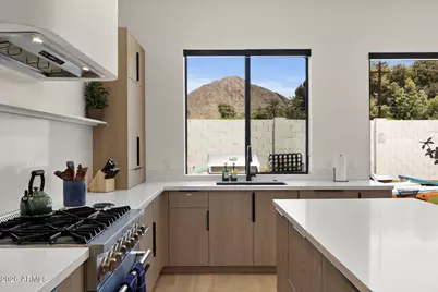 4546 E Campbell Avenue, Phoenix, AZ 85018 - Photo 21