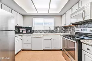 1560 W Sahuaro Dr, Phoenix, AZ 85029 - Photo 3