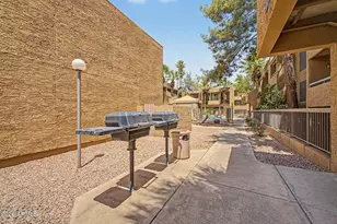 2625 E Indian School Rd, Phoenix, AZ 85016 - Photo 23