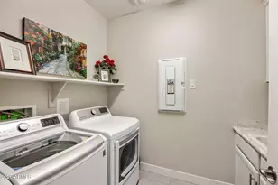 2948 E Tina Dr, Phoenix, AZ 85050 - Photo 17