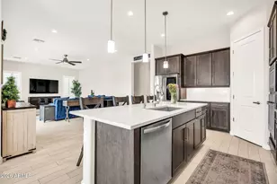 18003 N 66th Way, Phoenix, AZ 85054 - Photo 15