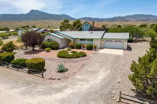 1080 Hummingbird Ln, Clarkdale, AZ 86324 - Photo 1