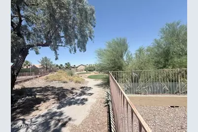 17269 N Coyote Lakes Parkway, Surprise, AZ 85378 - Photo 9