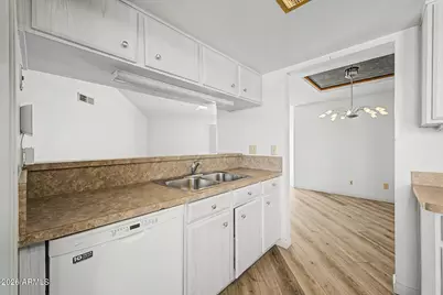 4649 E Cheyenne Drive, Phoenix, AZ 85044 - Photo 15