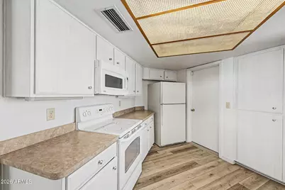 4649 E Cheyenne Drive, Phoenix, AZ 85044 - Photo 17