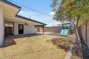 3601 E Laurel Ln, Phoenix, AZ 85028 - Photo 25
