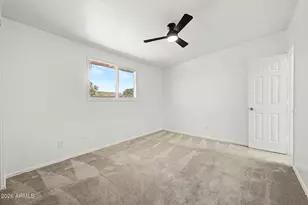 3601 E Laurel Ln, Phoenix, AZ 85028 - Photo 13
