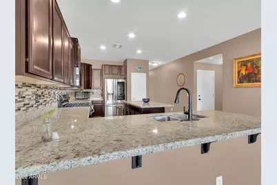 2307 W Desert Lane, Phoenix, AZ 85041 - Photo 17