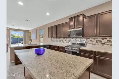 2307 W Desert Lane, Phoenix, AZ 85041 - Photo 13