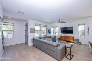 2037 W Kinfield Trail, Phoenix, AZ 85085 - Photo 5