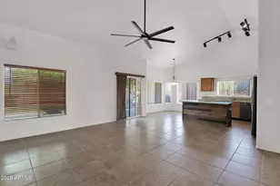 360 S Pineview Dr, Chandler, AZ 85226 - Photo 11