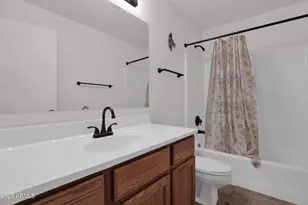 360 S Pineview Dr, Chandler, AZ 85226 - Photo 17