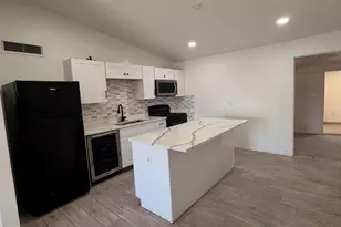 6944 W Verde Ln, Phoenix, AZ 85033 - Photo 3