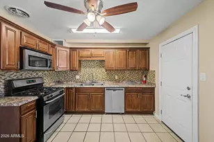 2929 W Loma Ln, Phoenix, AZ 85051 - Photo 3