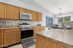 724 E Kesler Ln, Chandler, AZ 85225 - Photo 11