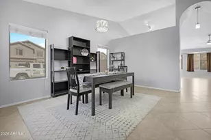 724 E Kesler Ln, Chandler, AZ 85225 - Photo 17