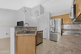 724 E Kesler Ln, Chandler, AZ 85225 - Photo 9