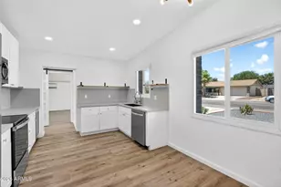 12007 N 36th St, Phoenix, AZ 85028 - Photo 9