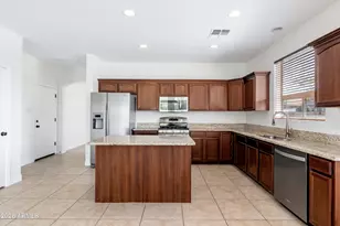 4317 E Folgers Rd, Phoenix, AZ 85050 - Photo 9