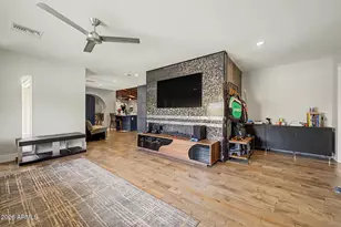 14350 N Medinan Dr, Phoenix, AZ 85022 - Photo 9