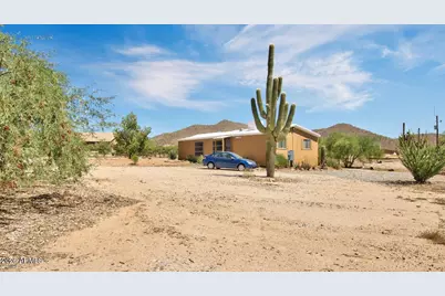 39805 N New River Road, Phoenix, AZ 85086 - Photo 1