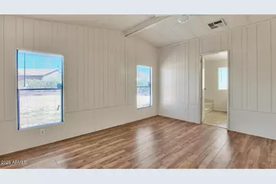 39805 N New River Road, Phoenix, AZ 85086 - Photo 17
