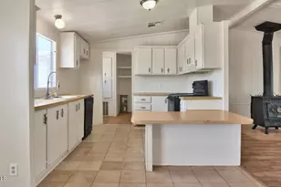 39805 N New River Rd, Phoenix, AZ 85086 - Photo 13