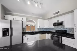 1214 E Beverly Ln, Phoenix, AZ 85022 - Photo 11
