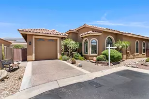 11660 W Lakeview Ct, Surprise, AZ 85378 - Photo 1