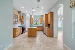 11660 W Lakeview Ct, Surprise, AZ 85378 - Photo 17