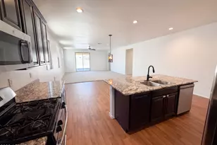 8014 W Atlantis Wy, Phoenix, AZ 85043 - Photo 7