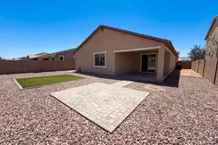 8014 W Atlantis Wy, Phoenix, AZ 85043 - Photo 5