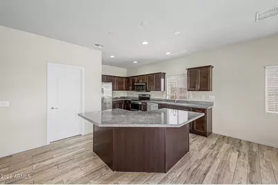 3255 N 84th Avenue, Phoenix, AZ 85037 - Photo 9