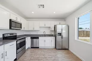 11108 W Missouri Ave, Youngtown, AZ 85363 - Photo 9