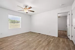 18296 S Frontier Rd, Peeples Valley, AZ 86332 - Photo 15