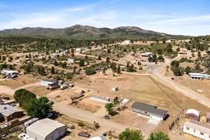 18296 S Frontier Rd, Peeples Valley, AZ 86332 - Photo 5