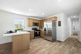18296 S Frontier Rd, Peeples Valley, AZ 86332 - Photo 11