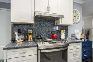 10415 W Desert Forest Cir, Sun City, AZ 85351 - Photo 11