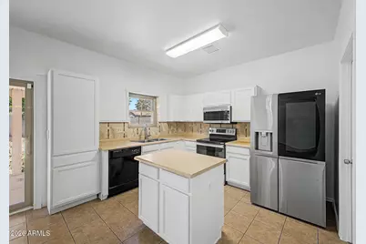 3210 S 64th Avenue, Phoenix, AZ 85043 - Photo 9