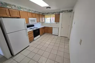 15457 N Ridgeview Rd, Sun City, AZ 85351 - Photo 7