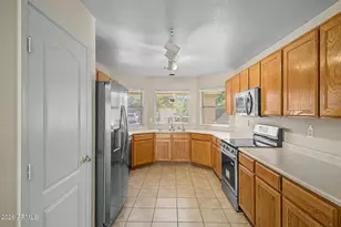 3626 E Potter Dr, Phoenix, AZ 85050 - Photo 11