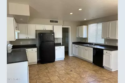 1385 E Betsy Lane, Gilbert, AZ 85296 - Photo 3