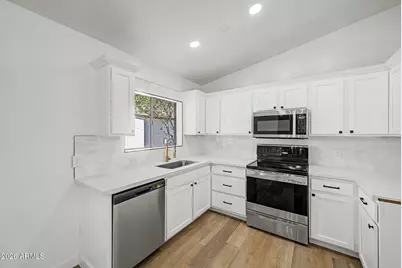 3802 W Sunland Avenue, Phoenix, AZ 85041 - Photo 11