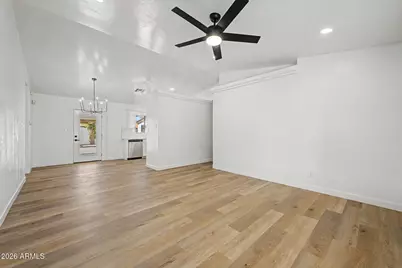 3802 W Sunland Avenue, Phoenix, AZ 85041 - Photo 5